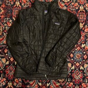 Women’s black Patagonia nano puff jacket! XS